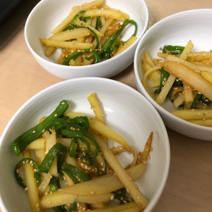 冷蔵庫の残り野菜で簡単に作れました。甘辛味がご飯に合い美味しかったです♪